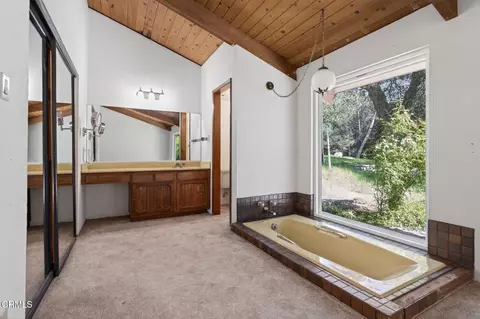 Bath - 2170 Ladera Rd, Ojai, CA 93023 photo 1 of 2