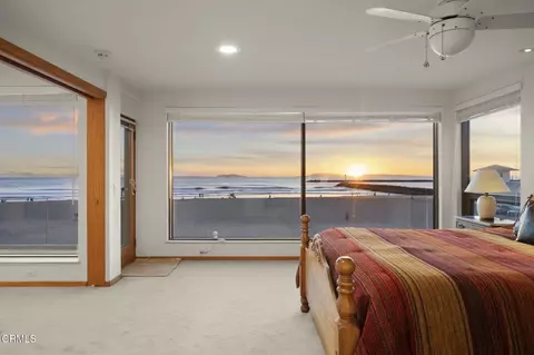 Bedroom - 2421 Ocean Dr, Oxnard, CA 93035 photo 1 of 5