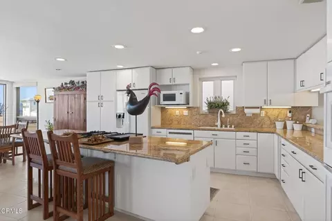 Kitchen - 2421 Ocean Dr, Oxnard, CA 93035 photo 3 of 3