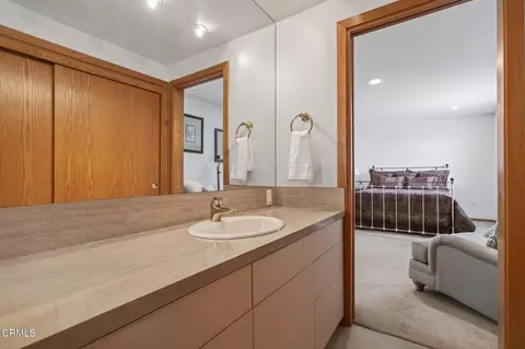 Bath - 2421 Ocean Dr, Oxnard, CA 93035 photo 5 of 5