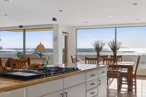 Kitchen - 2421 Ocean Dr, Oxnard, CA 93035 photo 2 of 3