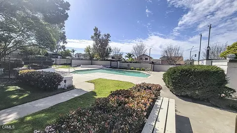 Exterior - 643 Holly Ave, Oxnard, CA 93036 photo 6 of 6