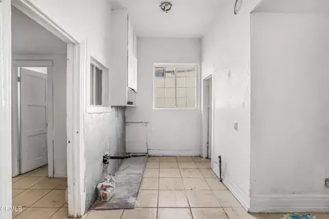 Entry Way - 425 W 1st St, Oxnard, CA 93030 photo 1 of 1