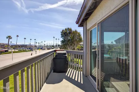 Exterior - 3464 Sunset Ln, Oxnard, CA 93035 photo 4 of 9