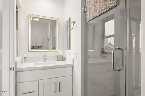 Bath - 3464 Sunset Ln, Oxnard, CA 93035 photo 2 of 2
