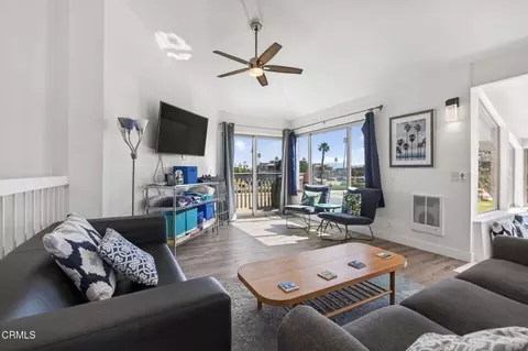 Living - 3464 Sunset Ln, Oxnard, CA 93035 photo 1 of 7