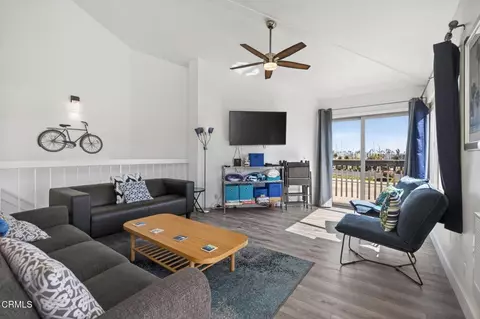 Living - 3464 Sunset Ln, Oxnard, CA 93035 photo 2 of 7