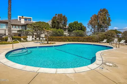 Exterior - 3464 Sunset Ln, Oxnard, CA 93035 photo 5 of 9