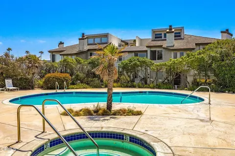 Exterior - 3464 Sunset Ln, Oxnard, CA 93035 photo 6 of 9