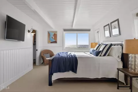 Bedroom - 3445 Ocean Dr, Oxnard, CA 93035 photo 1 of 4
