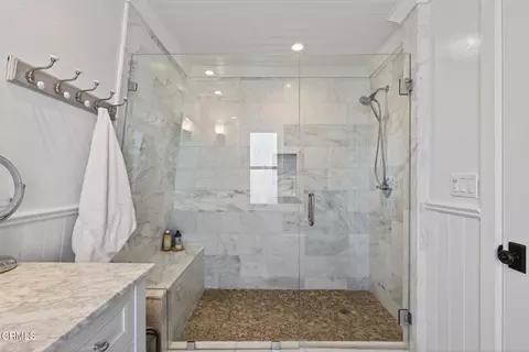 Bath - 3445 Ocean Dr, Oxnard, CA 93035 photo 4 of 8