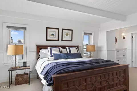 Bedroom - 3445 Ocean Dr, Oxnard, CA 93035 photo 2 of 4