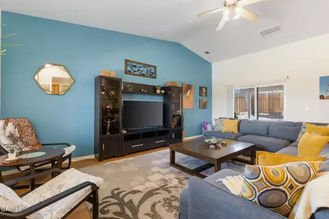 Living - 61681 Palm Vista Dr, Joshua Tree, CA 92252 photo 1 of 3