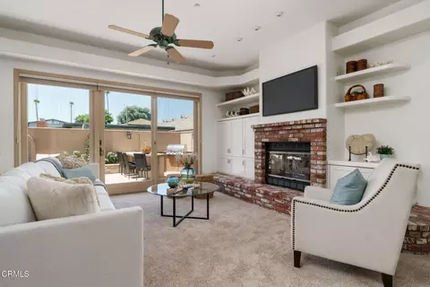 Living - 1257 Devon Ln, Ventura, CA 93001 photo 2 of 3