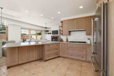 Kitchen - 1257 Devon Ln, Ventura, CA 93001 photo 4 of 4