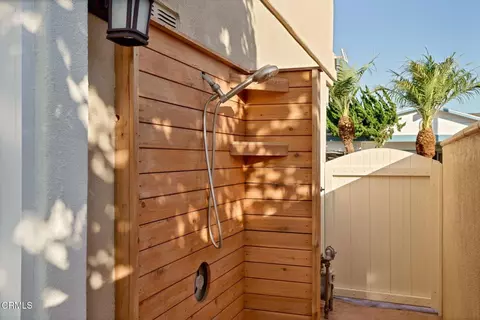 Exterior - 1257 Devon Ln, Ventura, CA 93001 photo 1 of 4