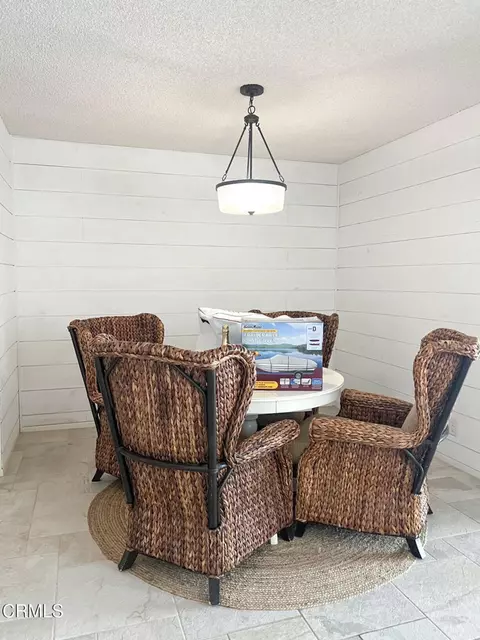 Dining - 2325 Kingsbridge Ln, Oxnard, CA 93035 photo 2 of 2