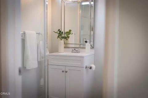 Bath - 75 Maxine Ave, Oak View, CA 93022 photo 1 of 4