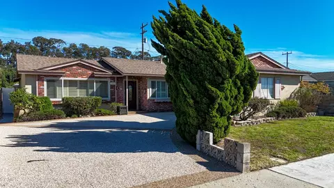 3820 S J St, Oxnard, CA 93033