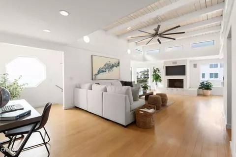 Living - 124 San Clemente Ave, Oxnard, CA 93035 photo 2 of 3