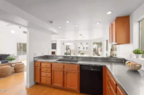 Kitchen - 124 San Clemente Ave, Oxnard, CA 93035 photo 2 of 6