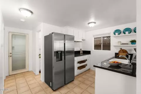 Kitchen - 124 San Clemente Ave, Oxnard, CA 93035 photo 6 of 6