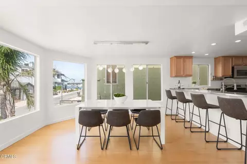 Dining - 124 San Clemente Ave, Oxnard, CA 93035 photo 1 of 3