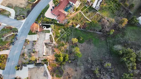 35 Estaban Dr, Camarillo, CA 93010 photo 2