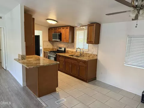 1407 Peach Ave #14, Oxnard, CA 93033 photo 2
