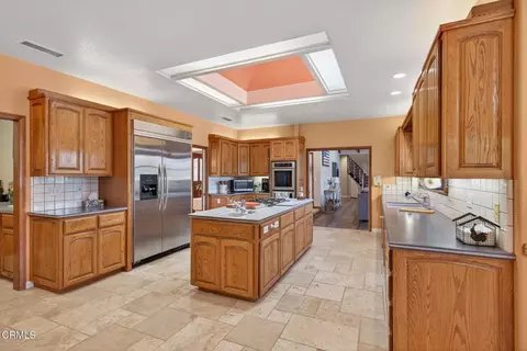 Kitchen - 1125 Spring St, Oak View, CA 93022 photo 3 of 6