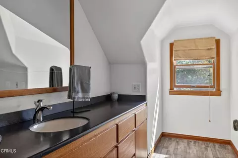 Bath - 1125 Spring St, Oak View, CA 93022 photo 9 of 11