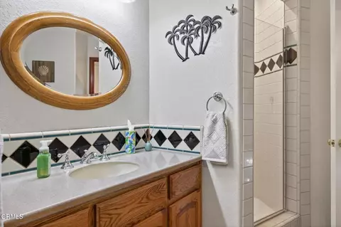 Bath - 1125 Spring St, Oak View, CA 93022 photo 5 of 11