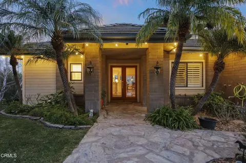 838 Crestview Ct, Santa Paula, CA 93060