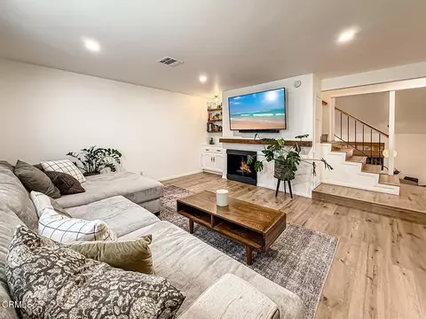 5465 Newcastle Ave #6, Encino, CA 91316