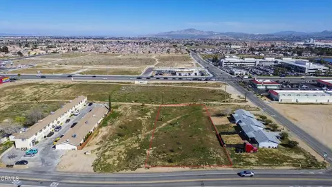 16670 Sequoia St, Hesperia, CA 92345