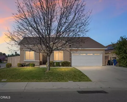 9014 Cadbury Dr, Bakersfield, CA 93311