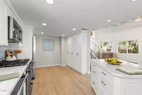 Kitchen - 5040 Island View St, Oxnard, CA 93035 photo 2 of 7