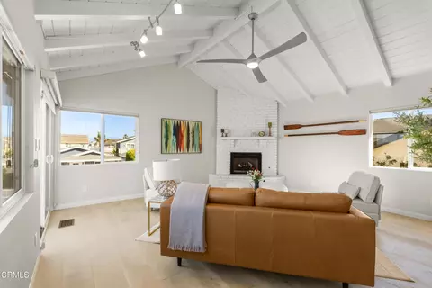 Living - 5040 Island View St, Oxnard, CA 93035 photo 1 of 7