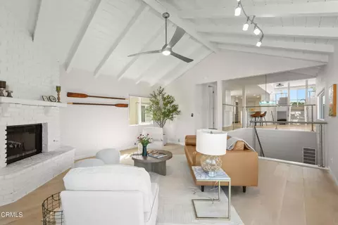 Living - 5040 Island View St, Oxnard, CA 93035 photo 2 of 7
