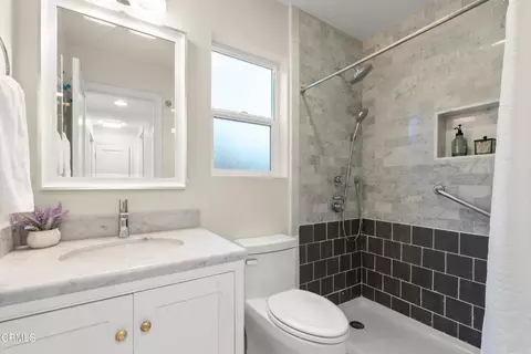 Bath - 5040 Island View St, Oxnard, CA 93035 photo 4 of 4