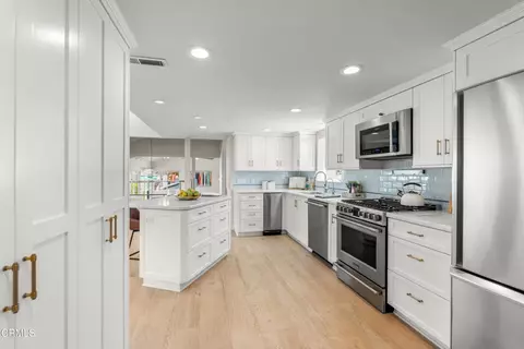 Kitchen - 5040 Island View St, Oxnard, CA 93035 photo 5 of 7