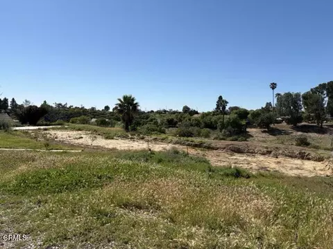 127 Cerro Crest Dr, Camarillo, CA 93010