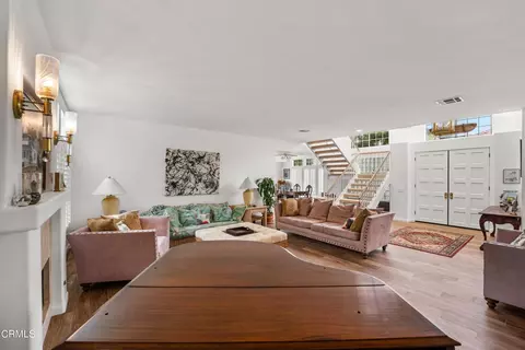 Living - 2000 Peninsula Rd, Oxnard, CA 93035 photo 2 of 4