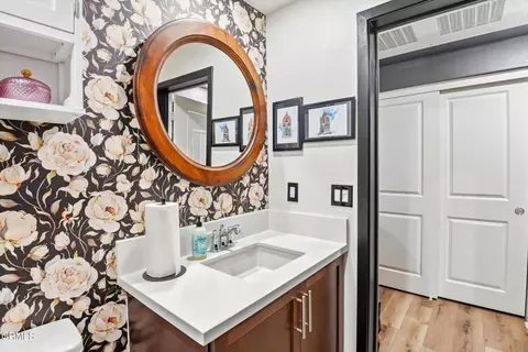 Bath - 2820 Wagon Wheel Rd #403, Oxnard, CA 93036 photo 2 of 5