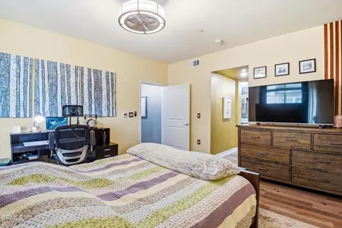 Bedroom - 2820 Wagon Wheel Rd #403, Oxnard, CA 93036 photo 2 of 2