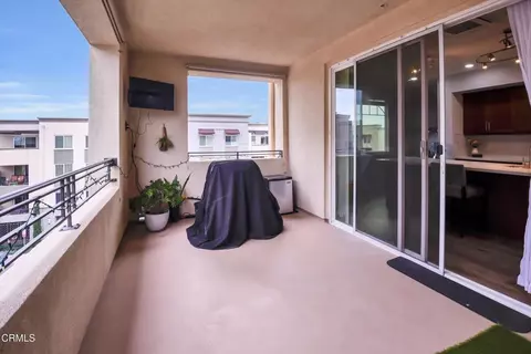 Exterior - 2820 Wagon Wheel Rd #403, Oxnard, CA 93036 photo 4 of 7