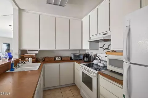 Kitchen - 2901 Peninsula Rd #333, Oxnard, CA 93035 photo 1 of 2