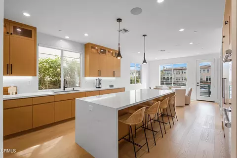 Kitchen - 1520 Viewpoint Dr, Oxnard, CA 93035 photo 1 of 4