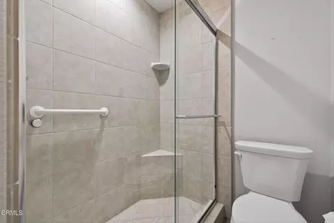 Bath - 2277 Martinique Ln, Oxnard, CA 93035 photo 2 of 4
