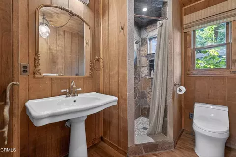 Bath - 117 Tujunga Ave, Oxnard, CA 93035 photo 3 of 7